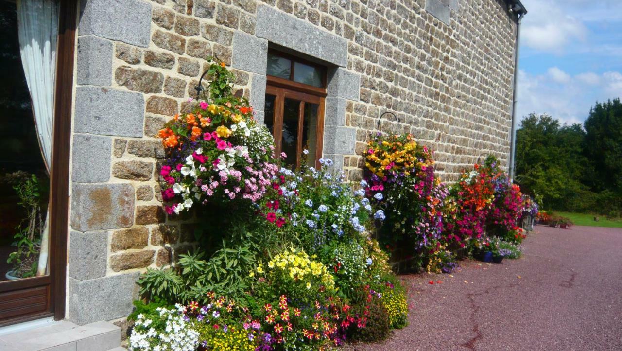 Le Rocher B&B Yvrandes Dış mekan fotoğraf